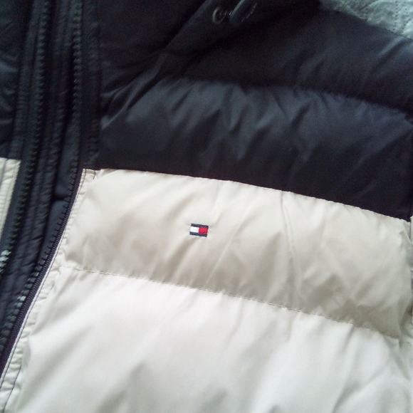 Tommy Hilfiger Blue and Cream Puffer Jacket - Picture 5 of 10